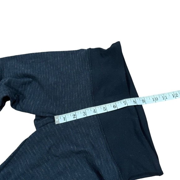 Lululemon Cropped 20.5''‎ Leggings Knit Striped Dark Gray Size 6 - Picture 3 of 6